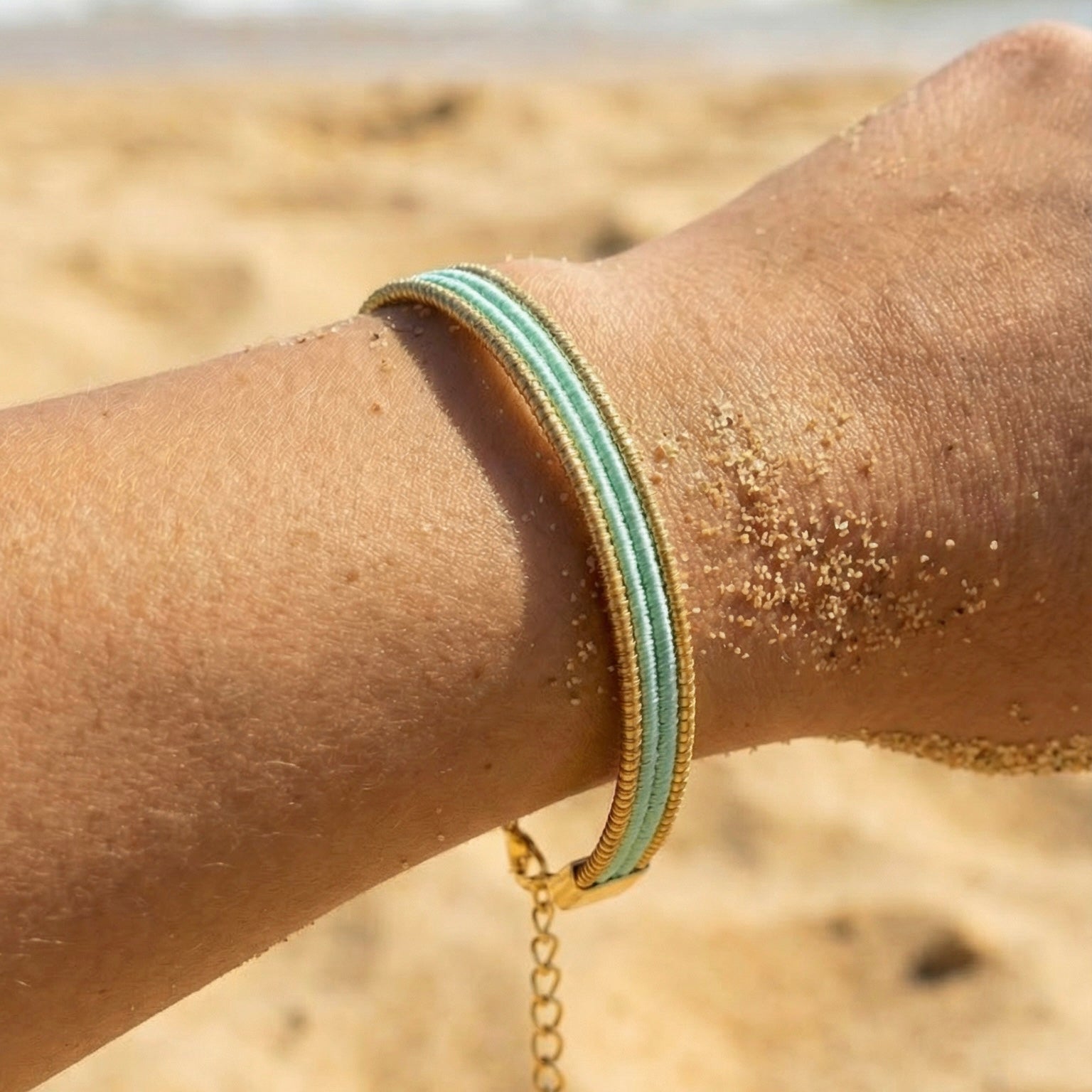 Armreif Maresia – Handgemachtes Unikat aus Capim Dourado | Online kaufen bei Capido Shop