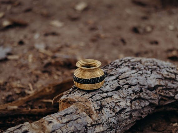 Vase Selva – Handgemachtes Unikat aus Capim Dourado | Online kaufen bei Capido Shop