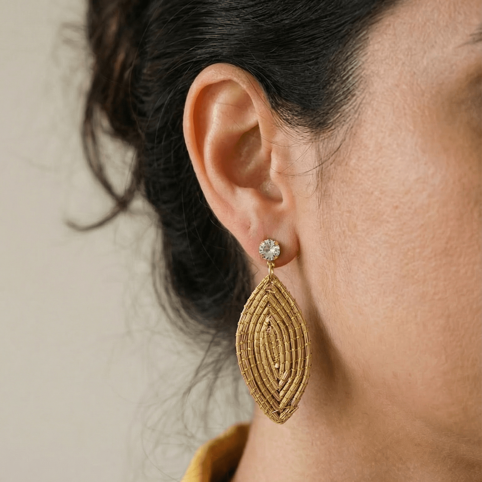 Ohrringe Palmeira – Handgemachtes Unikat aus Capim Dourado | Online kaufen bei Capido Shop