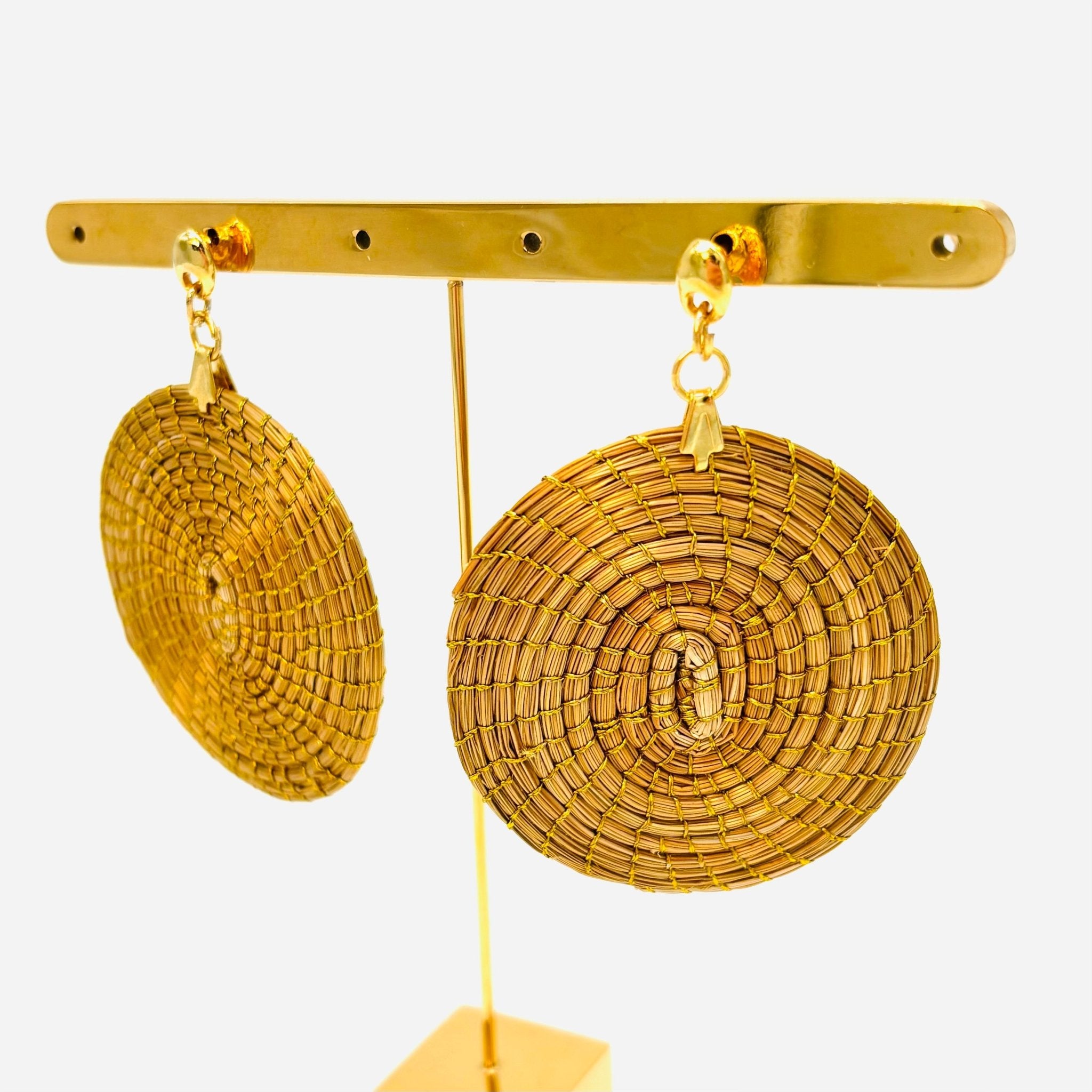 Ohrringe Maceió – Handgemachtes Unikat aus Capim Dourado | Online kaufen bei Capido Shop