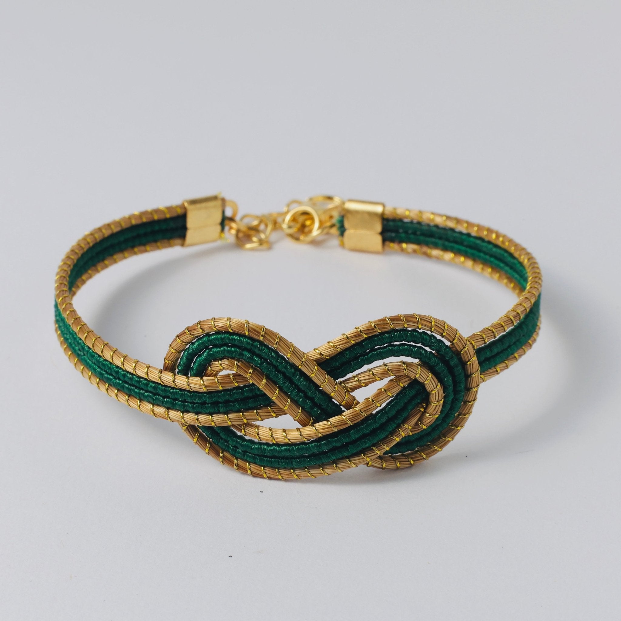 Armreif Abiu – Handgemachtes Unikat aus Capim Dourado | Online kaufen bei Capido Shop