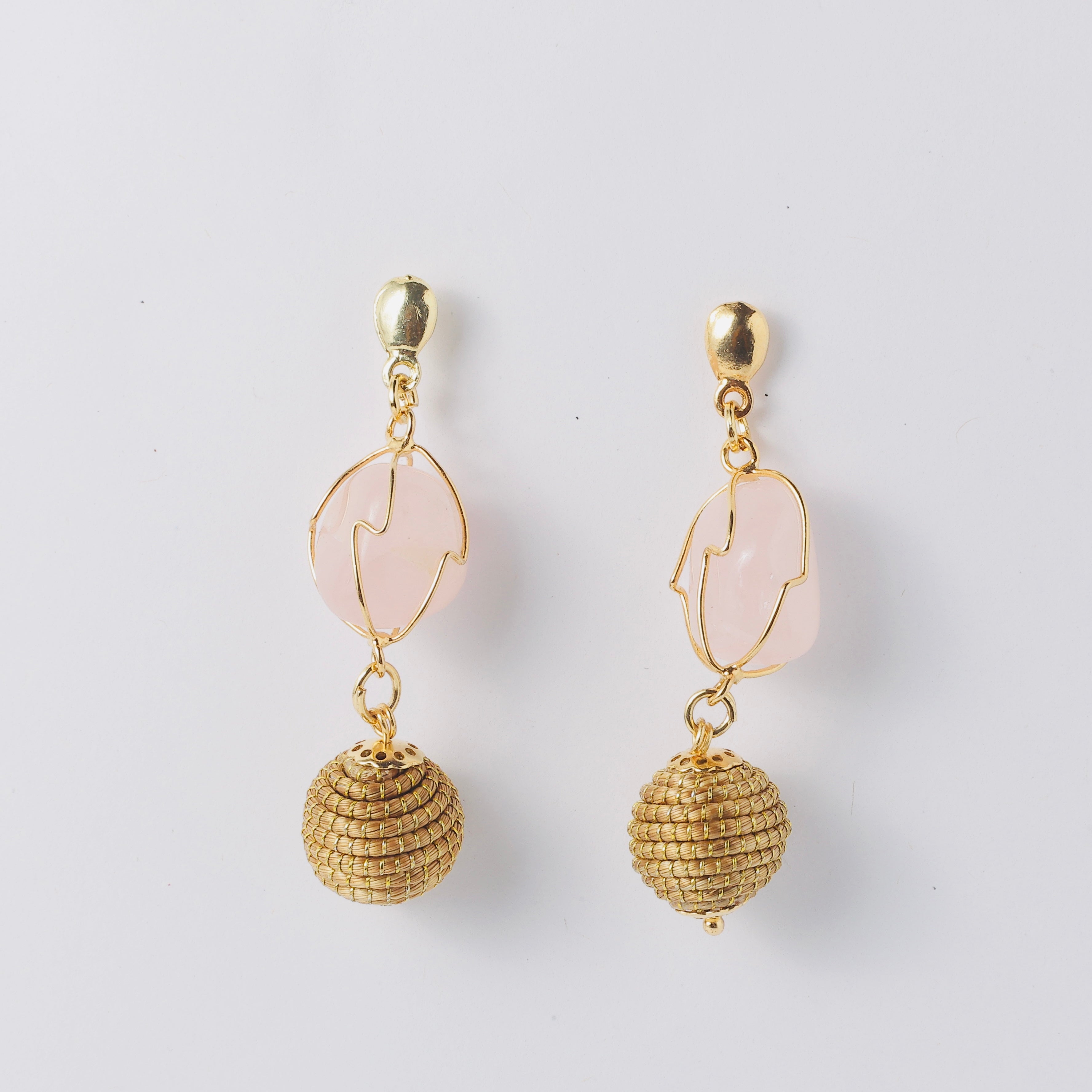 Ohringe Brisa – Handgemachtes Unikat aus Capim Dourado | Online kaufen bei Capido Shop