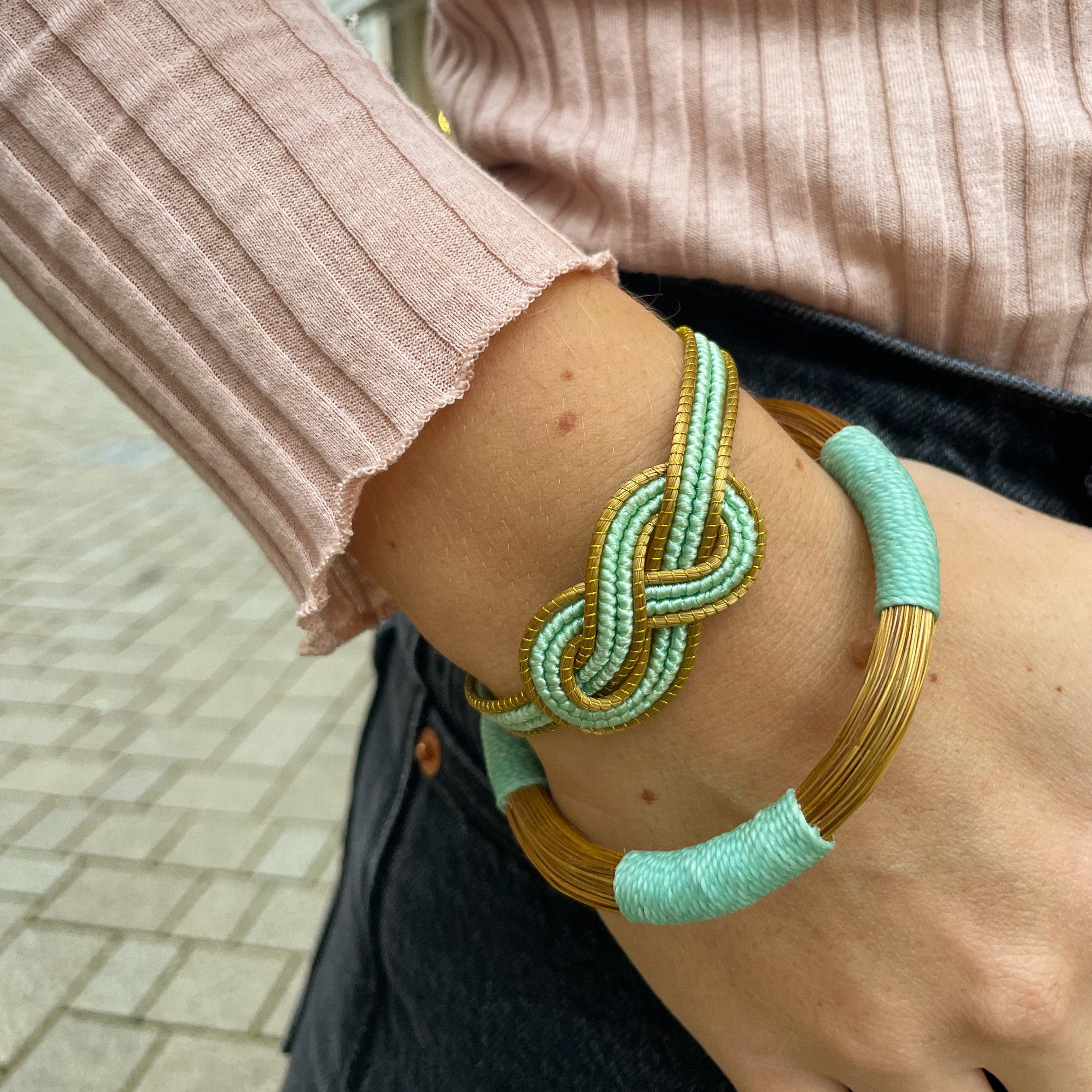 Armreif Maré – Handgemachtes Unikat aus Capim Dourado | Online kaufen bei Capido Shop