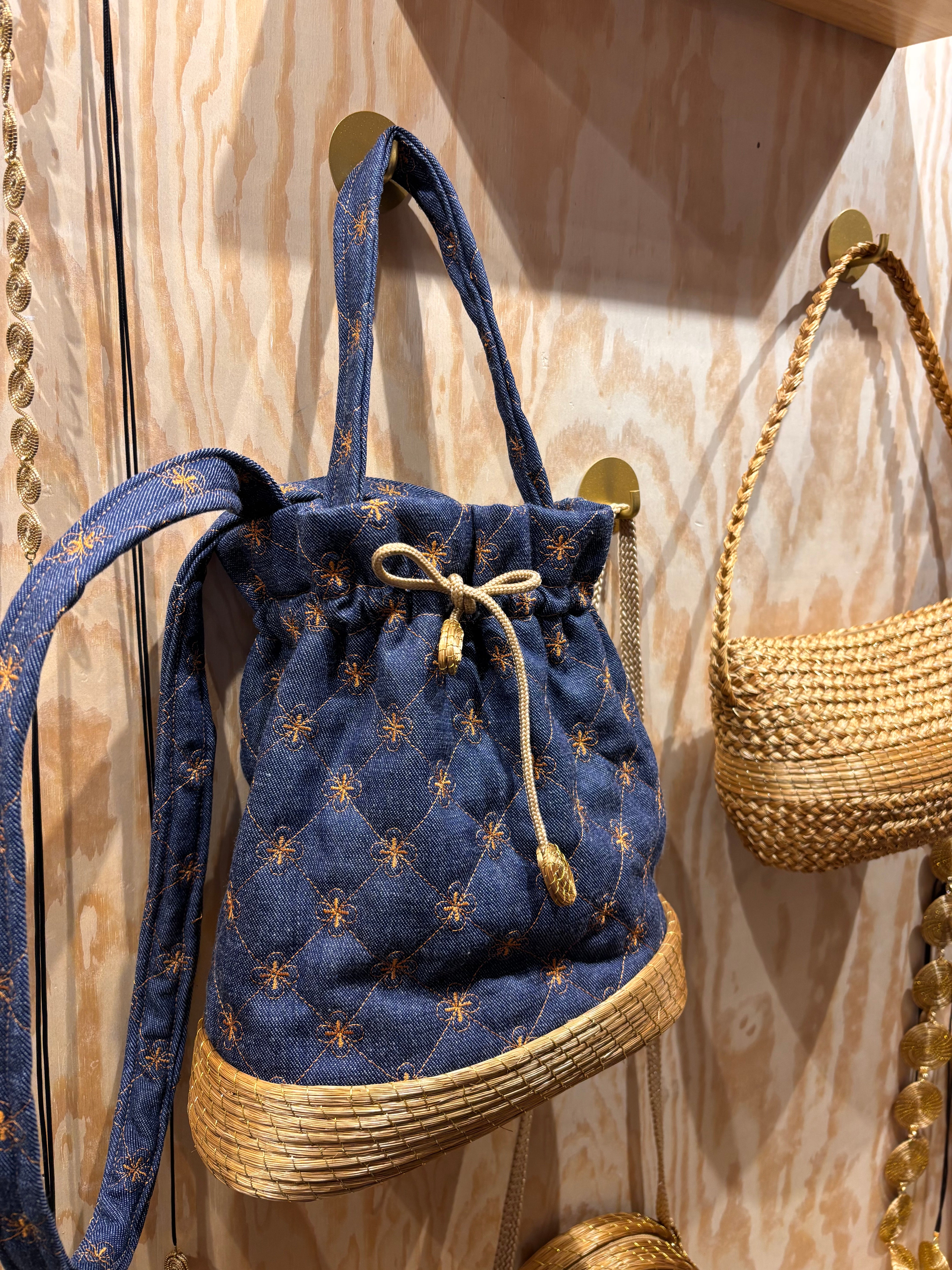 Tasche Vento – Handgemachtes Unikat aus Capim Dourado | Online kaufen bei Capido Shop