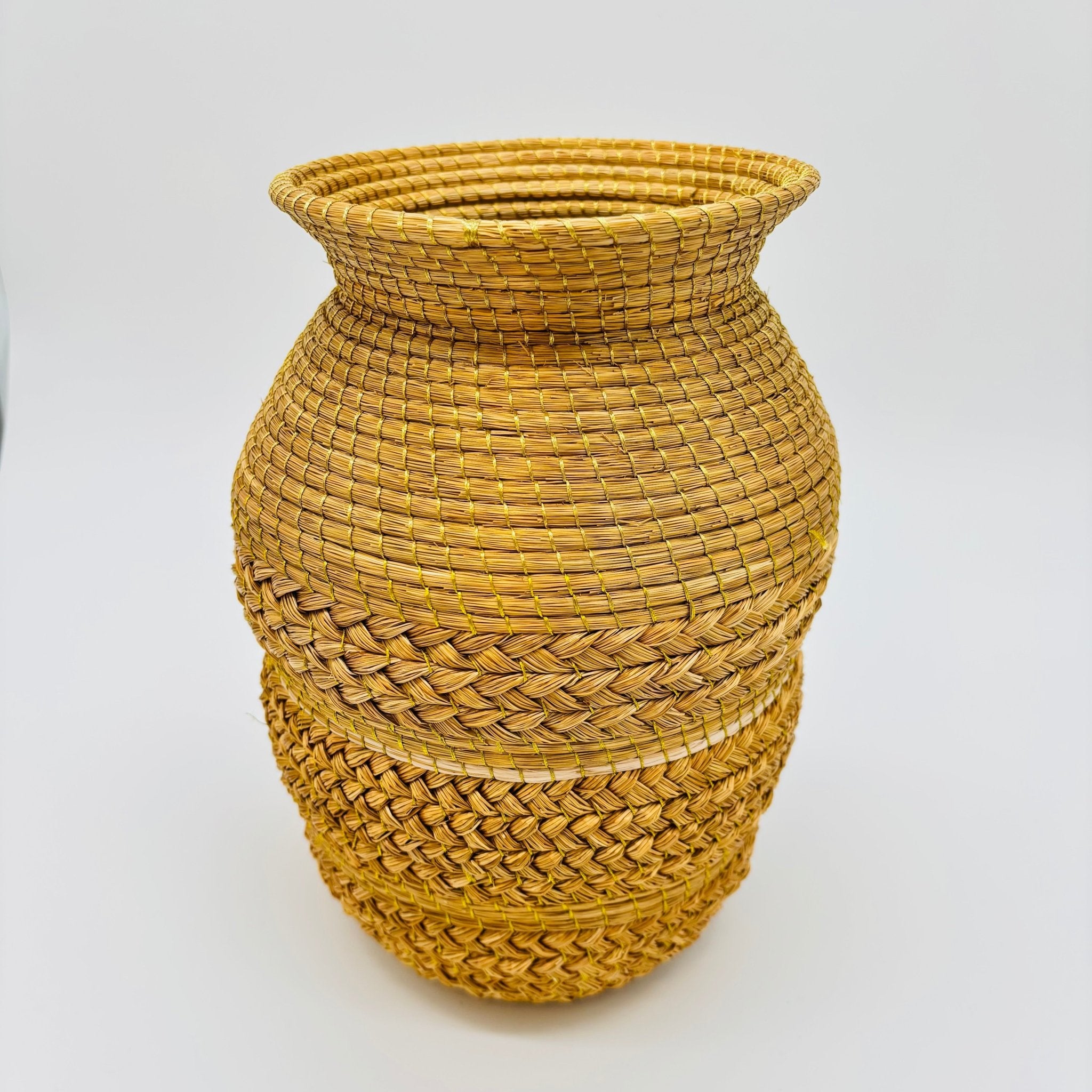 Vase Caranguá – Handgemachtes Unikat aus Capim Dourado | Online kaufen bei Capido Shop