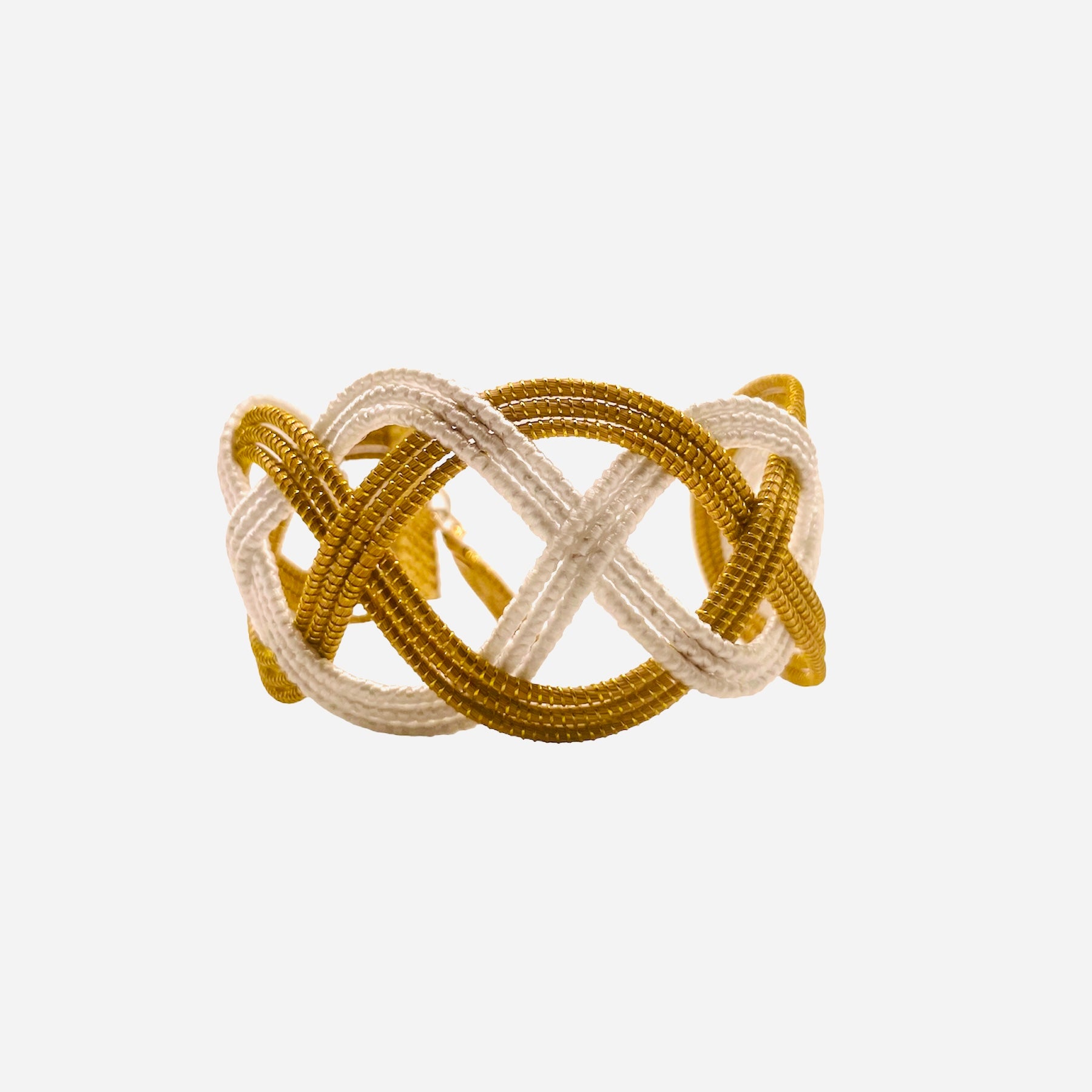 Armreif Assis – Handgemachtes Unikat aus Capim Dourado | Online kaufen bei Capido Shop