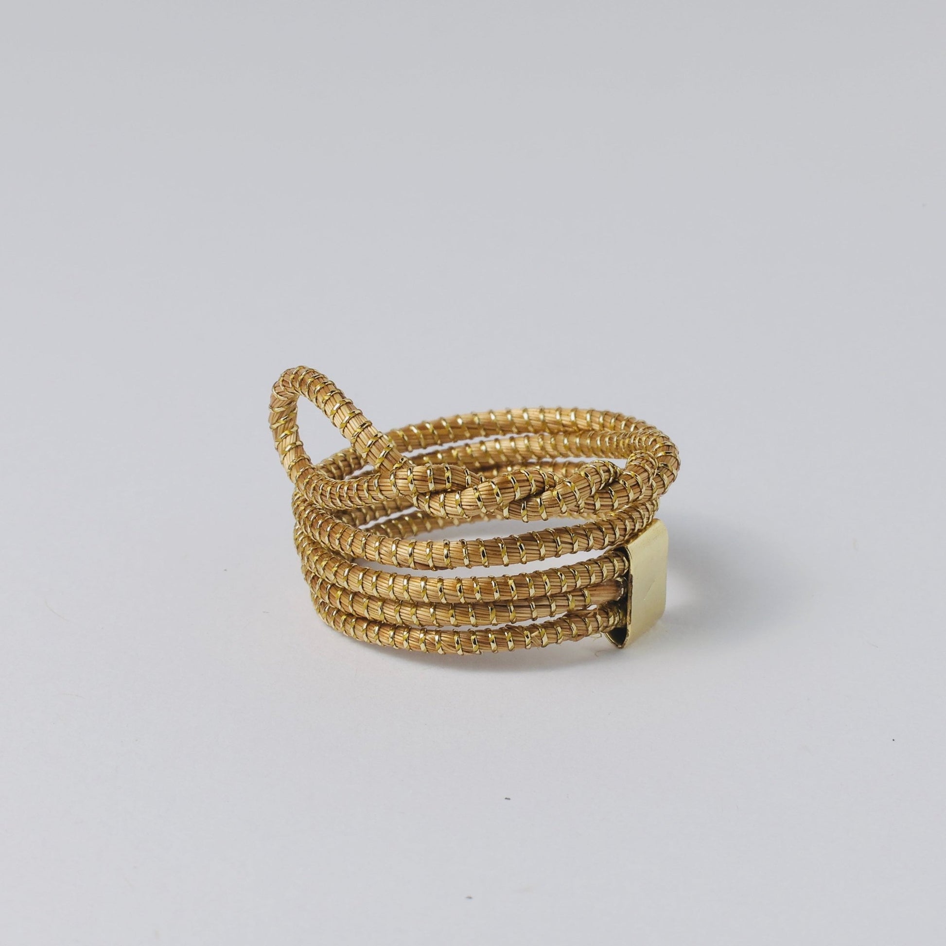 Ring Encanto – Handgemachtes Unikat aus Capim Dourado | Online kaufen bei Capido Shop