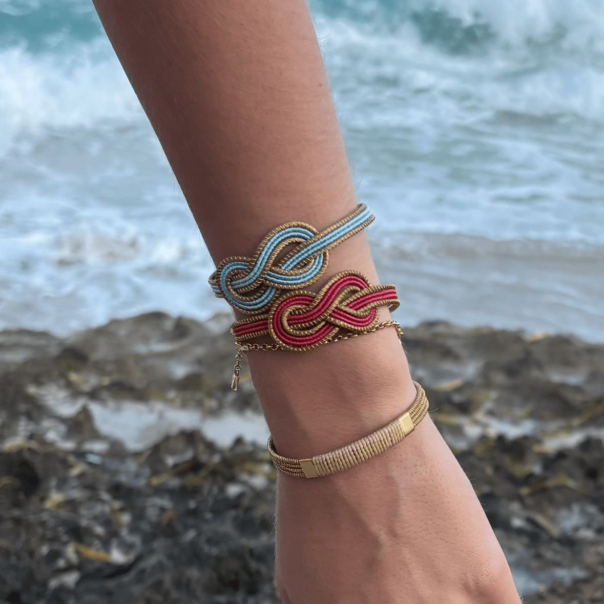 Armreif Abelha – Handgemachtes Unikat aus Capim Dourado | Online kaufen bei Capido Shop