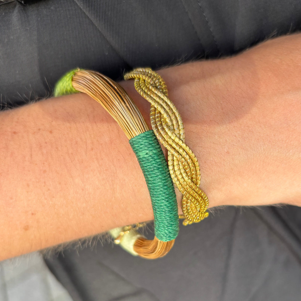 Armreif Sitio – Handgemachtes Unikat aus Capim Dourado | Online kaufen bei Capido Shop