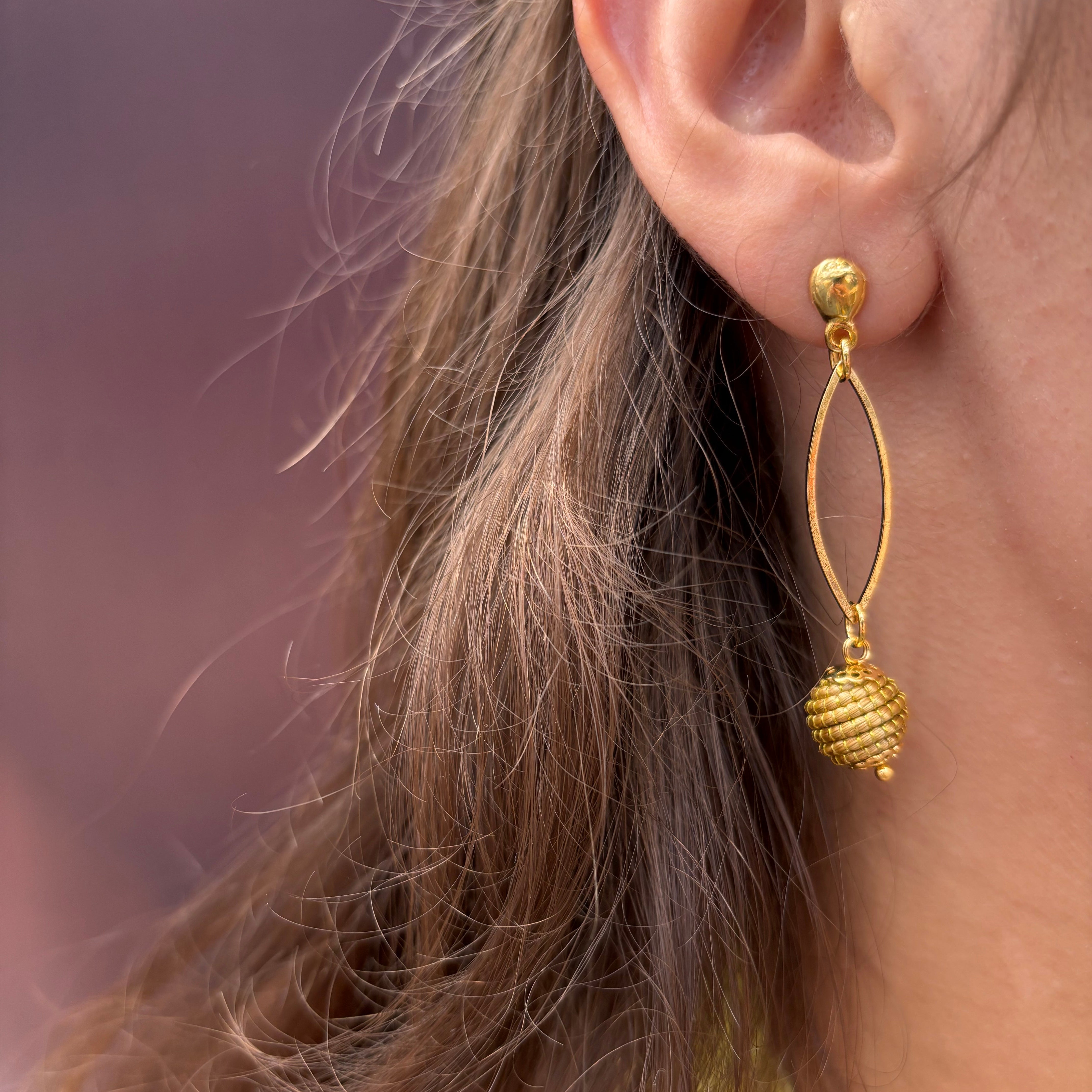 Ohrringe Tangua – Handgemachtes Unikat aus Capim Dourado | Online kaufen bei Capido Shop