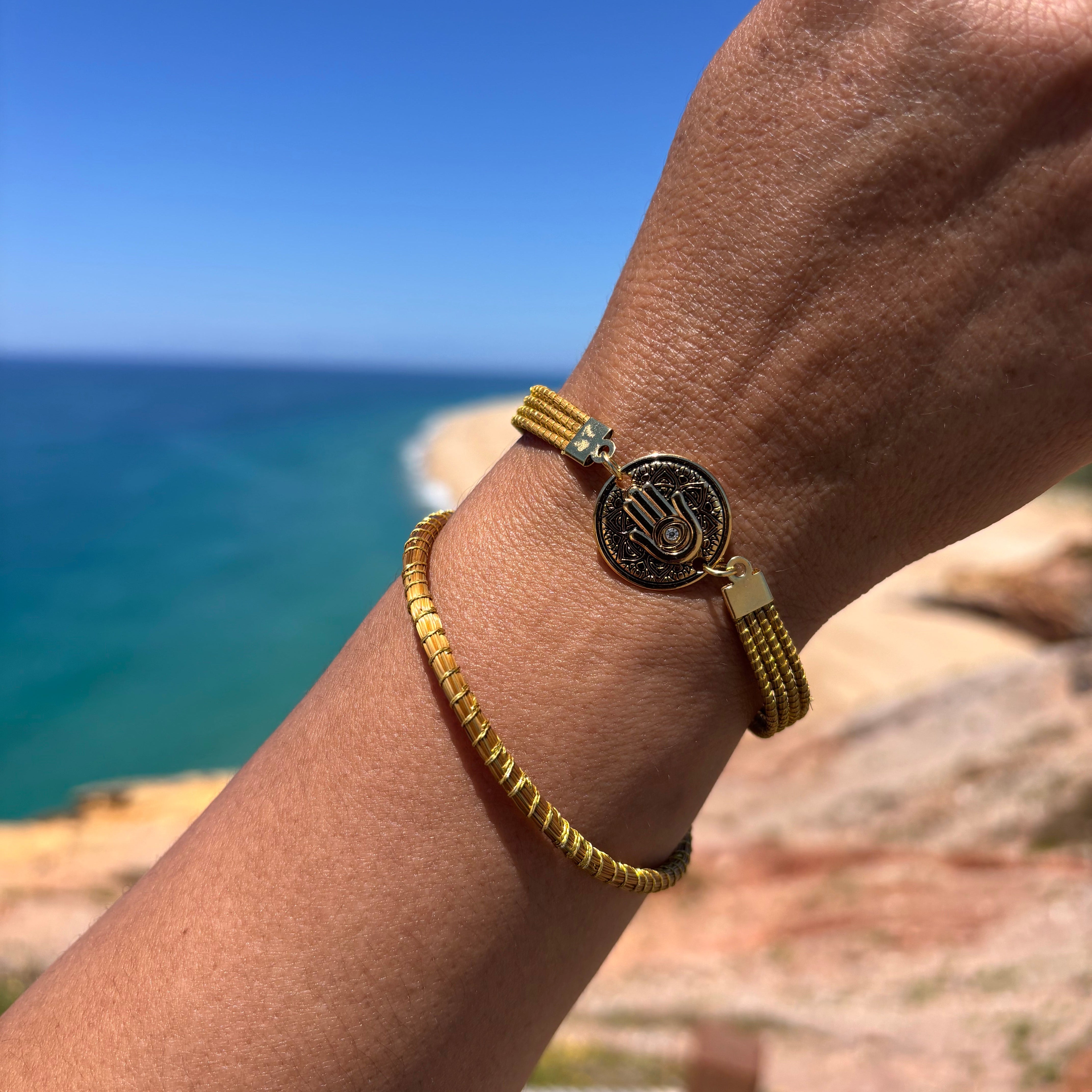 Armreif Fatima – Handgemachtes Unikat aus Capim Dourado | Online kaufen bei Capido Shop