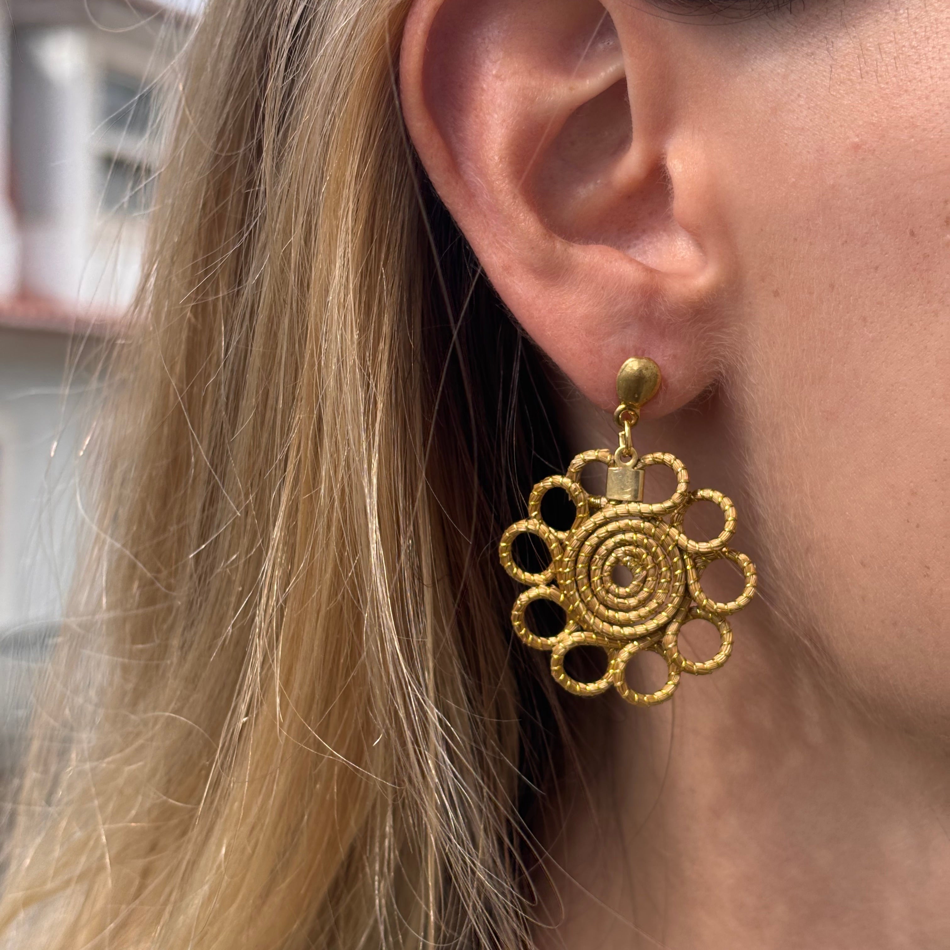 Ohrringe Bosque – Handgemachtes Unikat aus Capim Dourado | Online kaufen bei Capido Shop