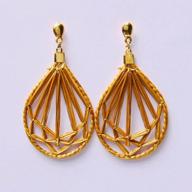 Ohrringe Mimosa – Handgemachtes Unikat aus Capim Dourado | Online kaufen bei Capido Shop