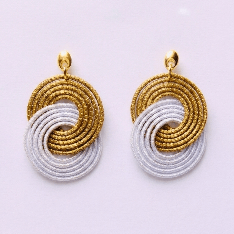 Ohrringe Tainha – Handgemachtes Unikat aus Capim Dourado | Online kaufen bei Capido Shop