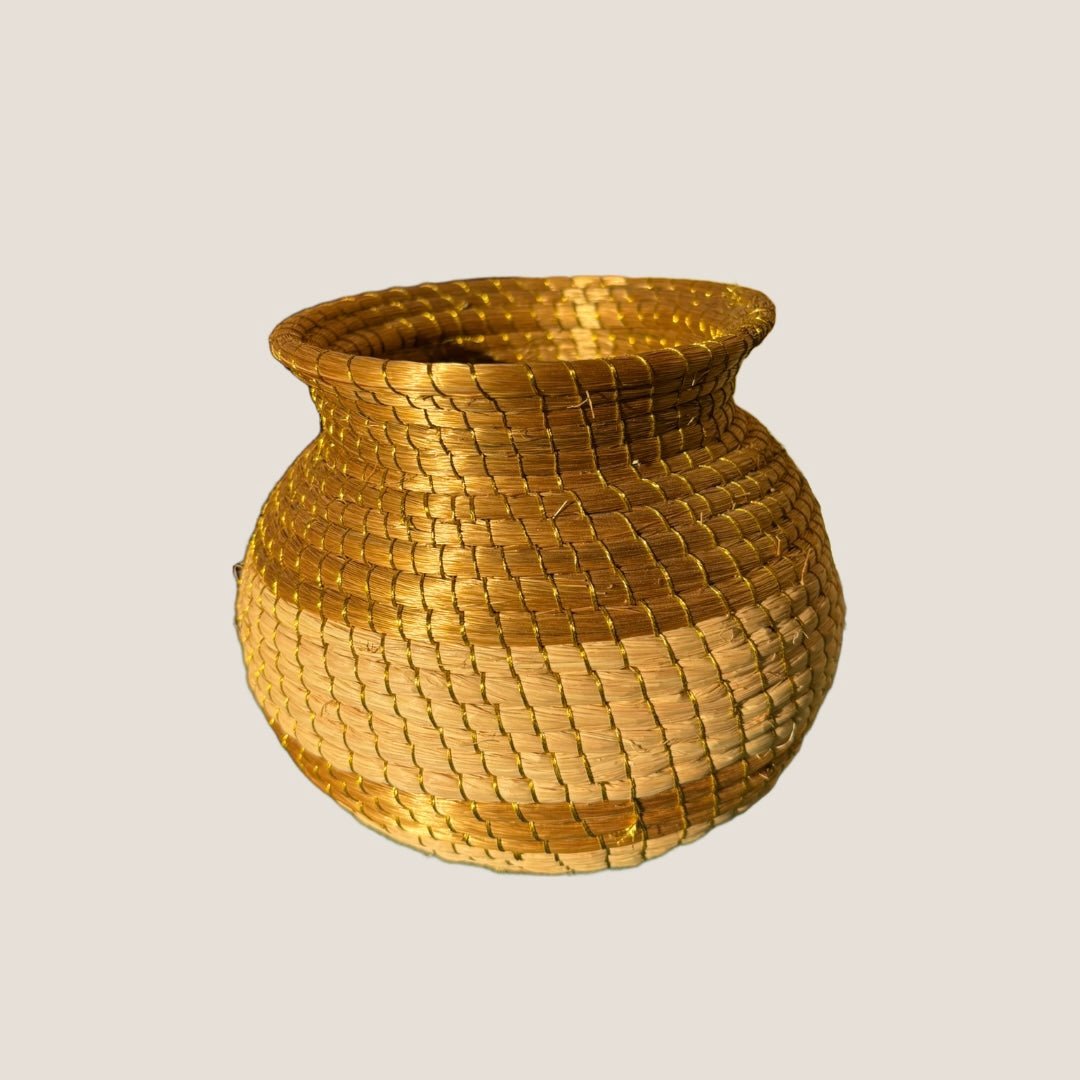 Vase Mata – Handgemachtes Unikat aus Capim Dourado | Online kaufen bei Capido Shop